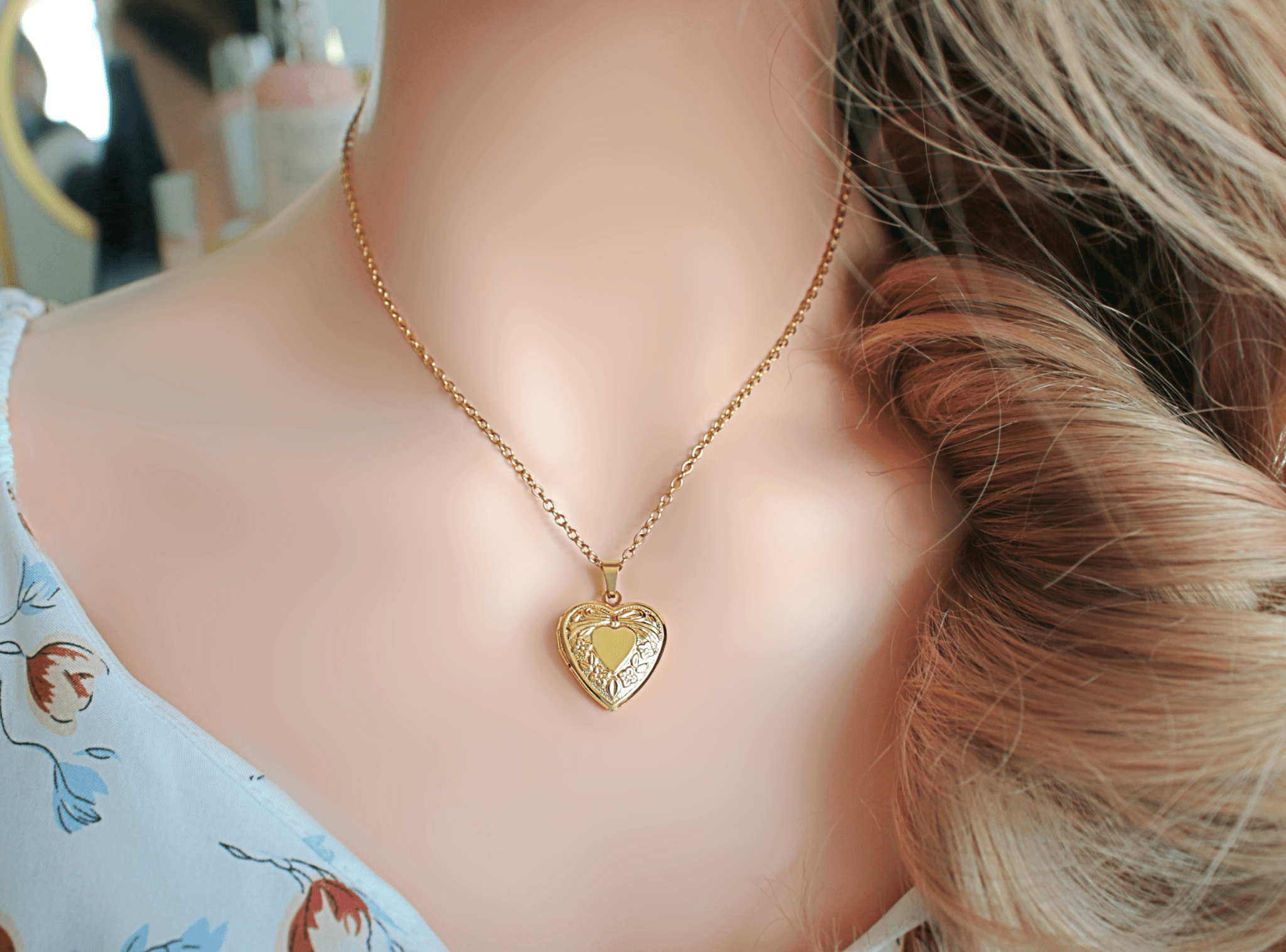 18 Karats Heart Locket Necklace - Home Sweet Resale