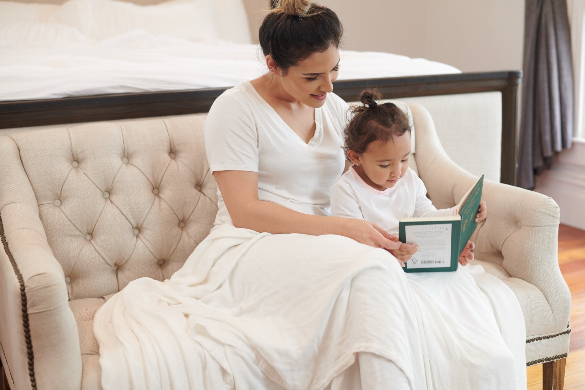 Pristine White Oversized Queen Bamboo Bed Blanket - Home Sweet Resale