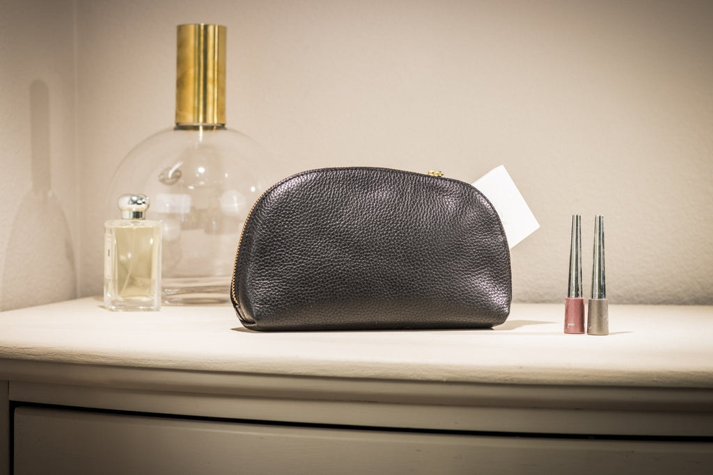 Travel Case Medium - Home Sweet Resale