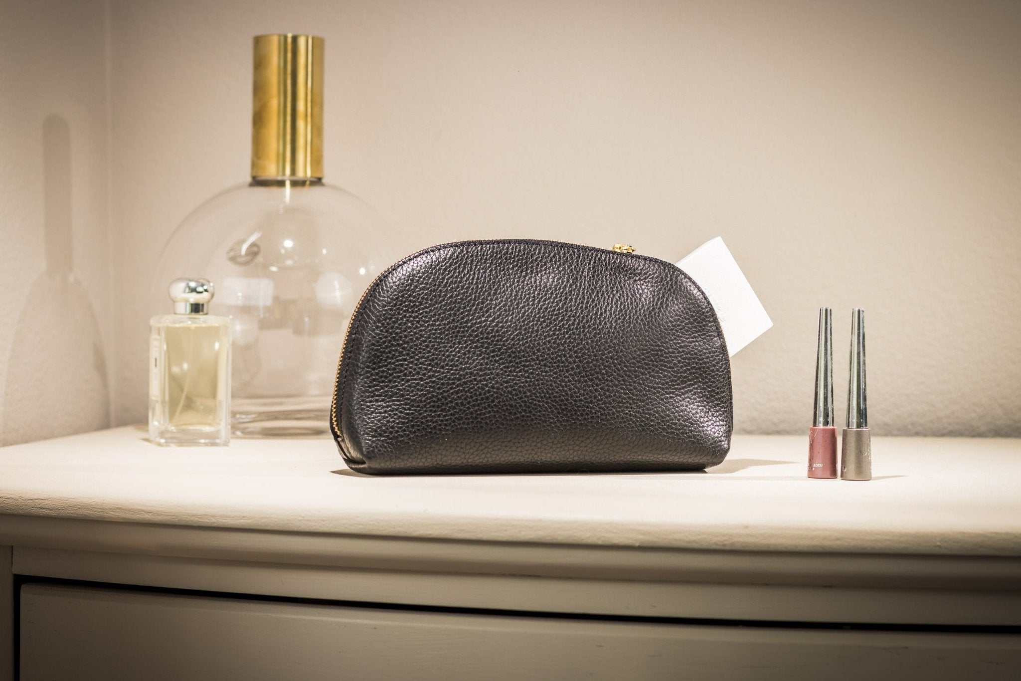 Travel Case Medium - Home Sweet Resale